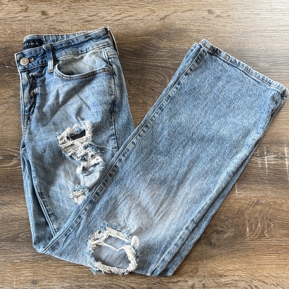 Aeropostale Classic Distressed Women’s Jeans in Light Blue Size 4R